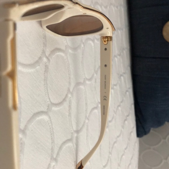 Tory Burch sunglasses white with gold trim, - Picture 3 of 4